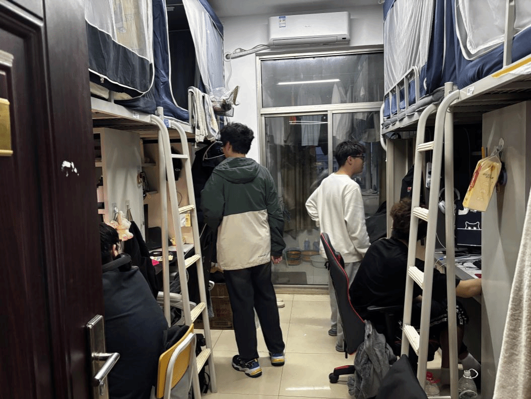 筑牢安全防线 营造文明寝室——6776永利集团开展宿舍安全卫生专项检查